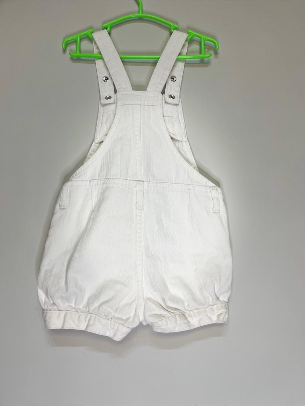 3️⃣ 100% Cotton White Floral Embroidered Short Overalls 3T - Picture 6 of 9